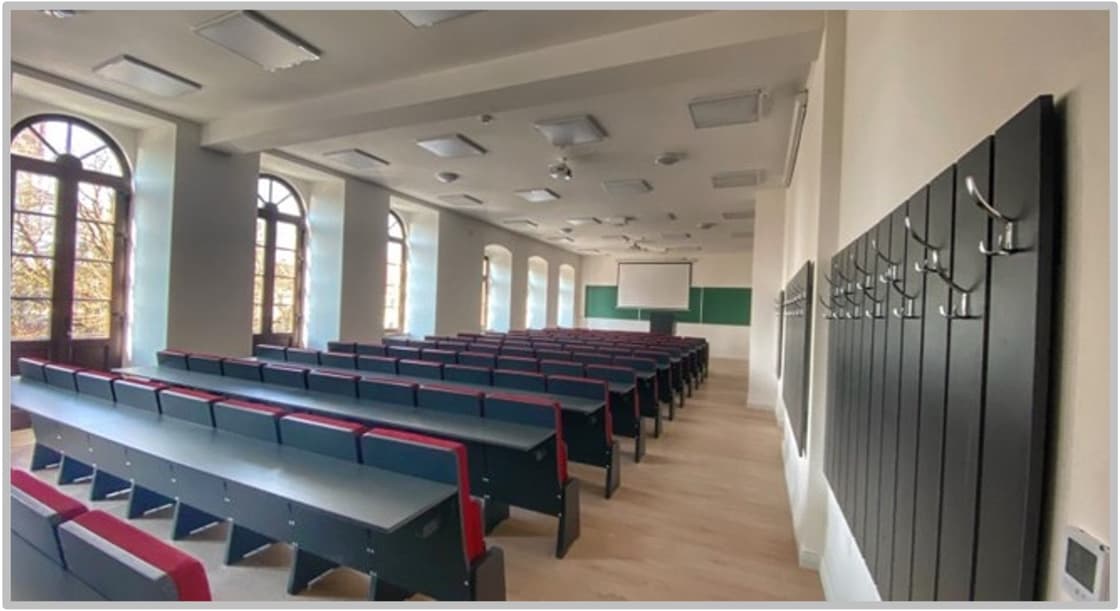 Spații didactice din clădirea noului sediu din Bistrița