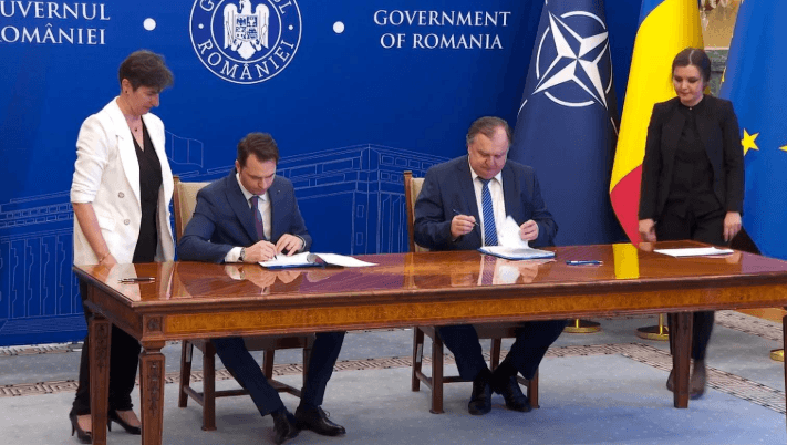 Rectorul Vasile Țopa cu Ministrul Cercetării, Inovării și Digitalizării, Sebastian Burduja